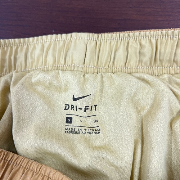 Nike Women’s Tempo Lined Running Shorts Size S - Picture 4 of 4